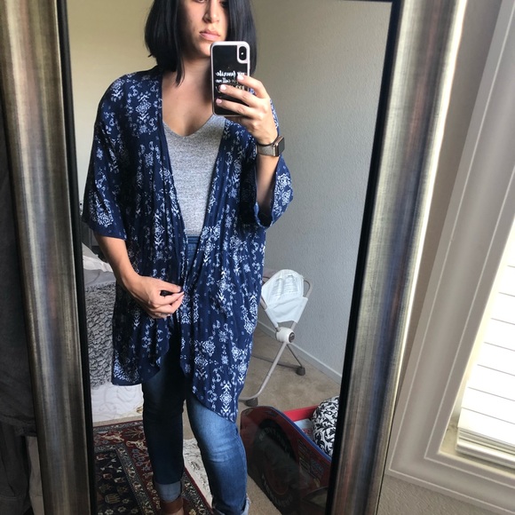 Kimono - Picture 1 of 4